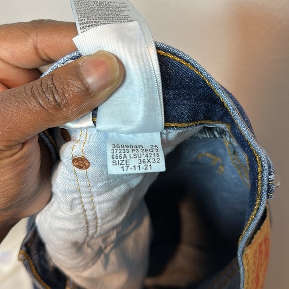 Levis Mens 501 Button Fly Denim Blue Jean W36 L32 - Picture 7 of 7